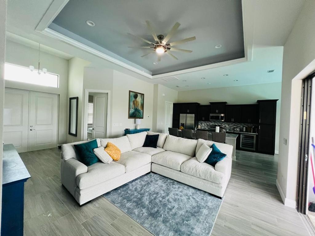 Newly Built Villa Ballerina With Heated Pool And Incredible View Into Beautiful Arrowheadcanal Cape Coral Eksteriør billede