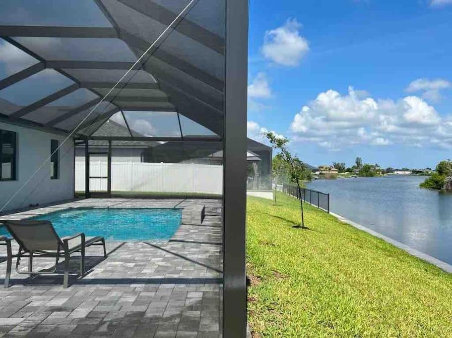 Newly Built Villa Ballerina With Heated Pool And Incredible View Into Beautiful Arrowheadcanal Cape Coral Eksteriør billede